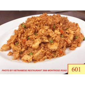 601. CƠM CHIÊN GÀ THÁI LAN - THAI STYLE CHICKEN WITH EGG, PEAS & CARROTS FRIED RICE